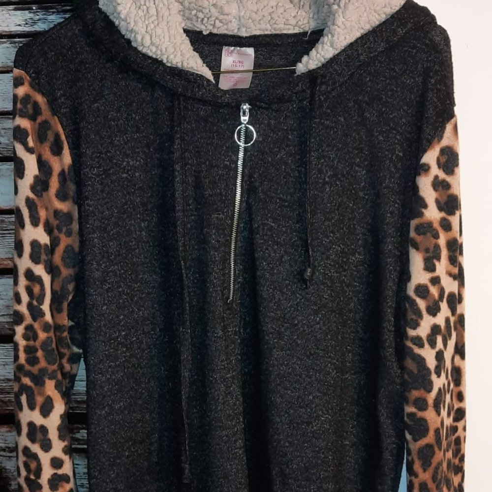 NOBO Sweater